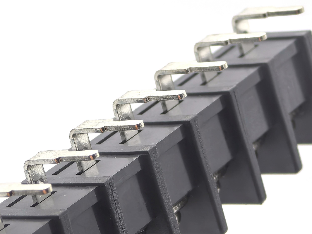 Blocos de terminais de barreira com passo de 9,5 mm DIP de 90 graus pretos Material PA66 11P 300V 25A
